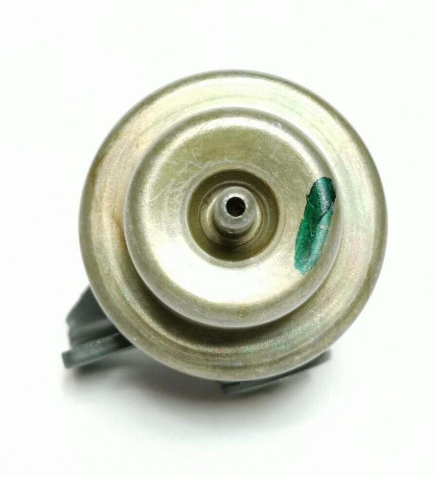 GM OEM Rochester 17091410 Fuel Pressure Regulator 1990-1999 Chevy Buick Pontiac