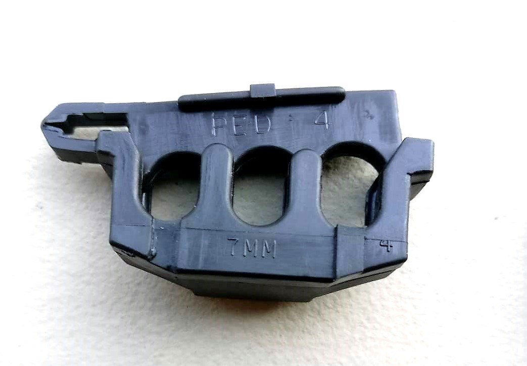 GM OEM 12132207 Spark Plug Wire Retainer 2pcs 3-7mm Hinged Blade Mount