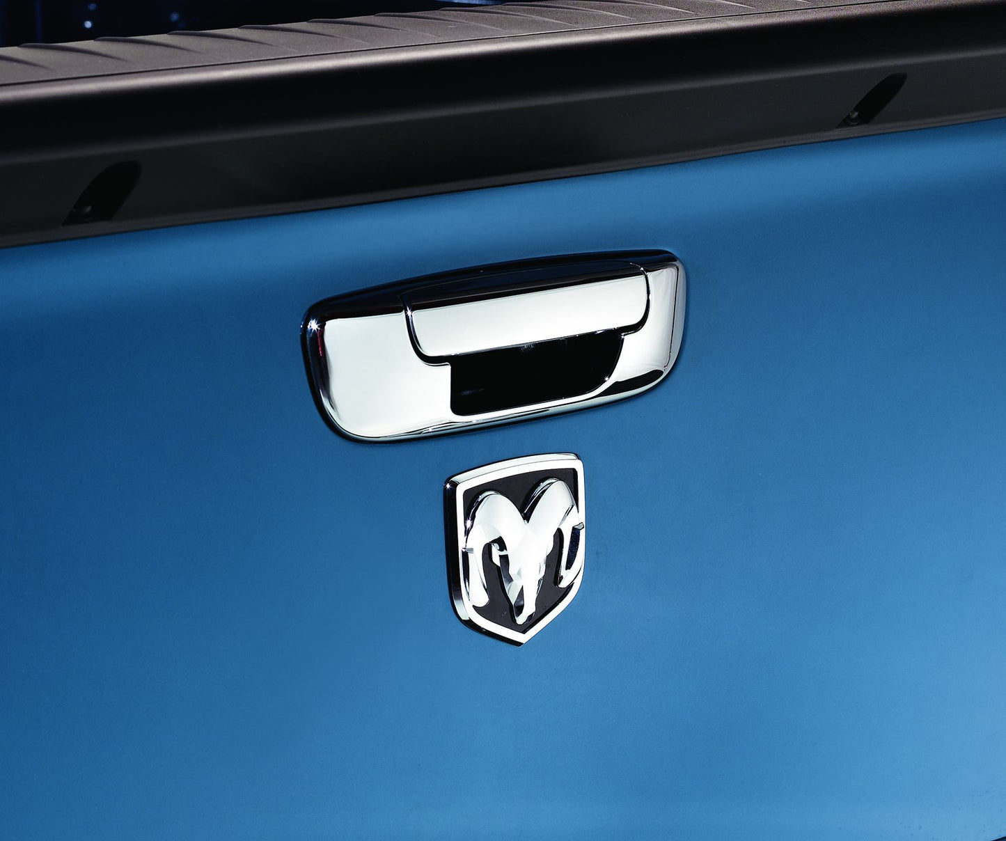 NEW CHROME TAILGATE HANDLE COVERS - AVS# 686556