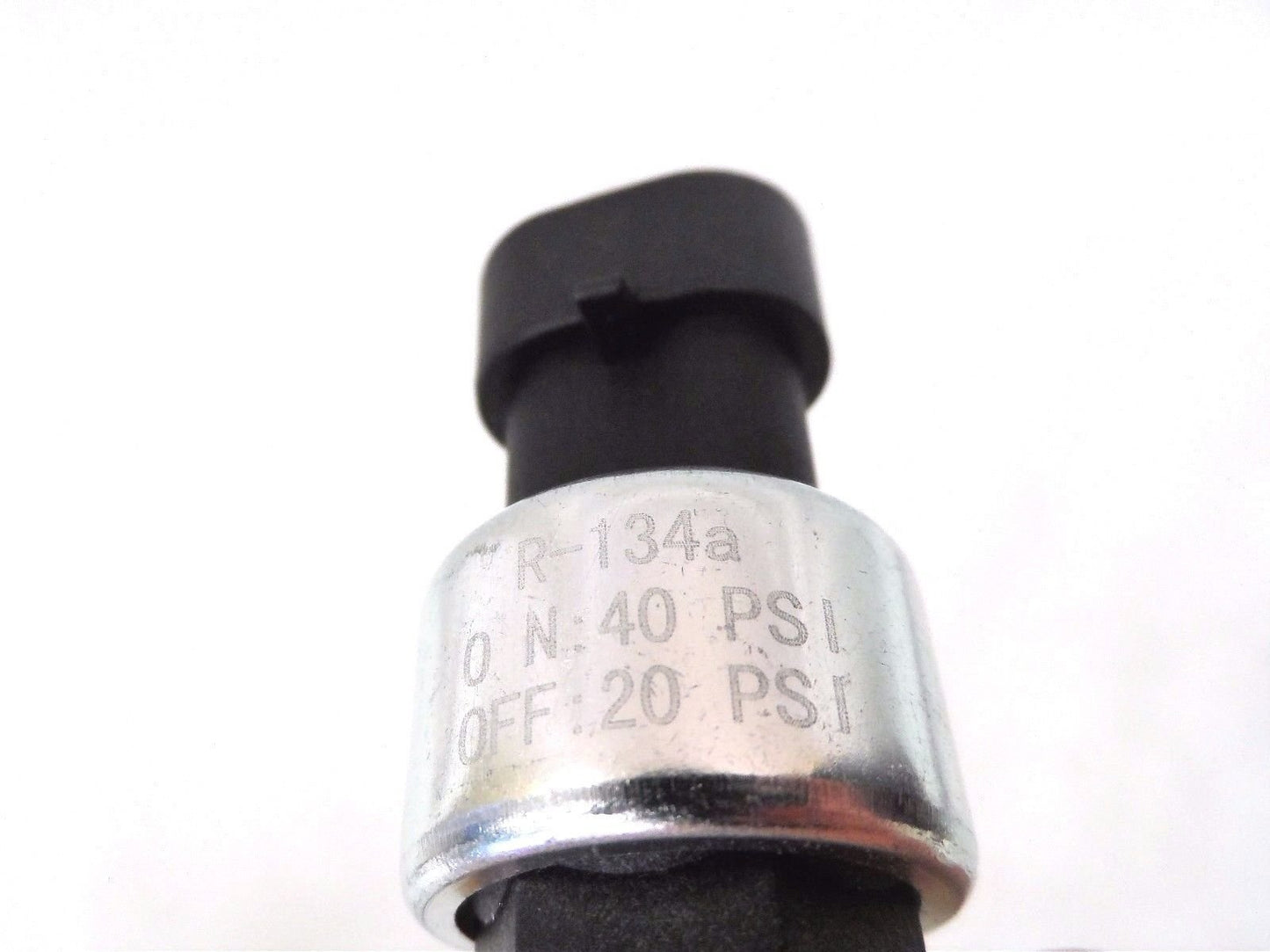 Standard Motors Product SMP A/C Thermal Switch Fits Suburban Tahoe C1500 15-2962