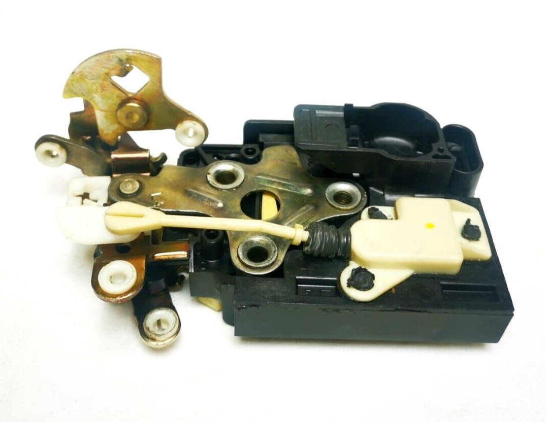 GM OEM 16630053 Door Latch Left Hand (Driver Side) 1993-2003 Blazer S10 Trailblazer
