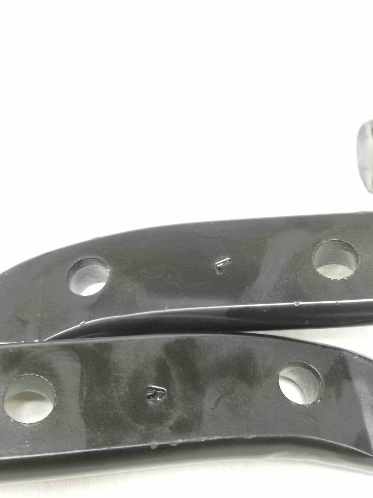 GM 15661184 & 15661183 RH+LH Towing Hook 95-05 Blazer Jimmy Bravada S10 Sonoma