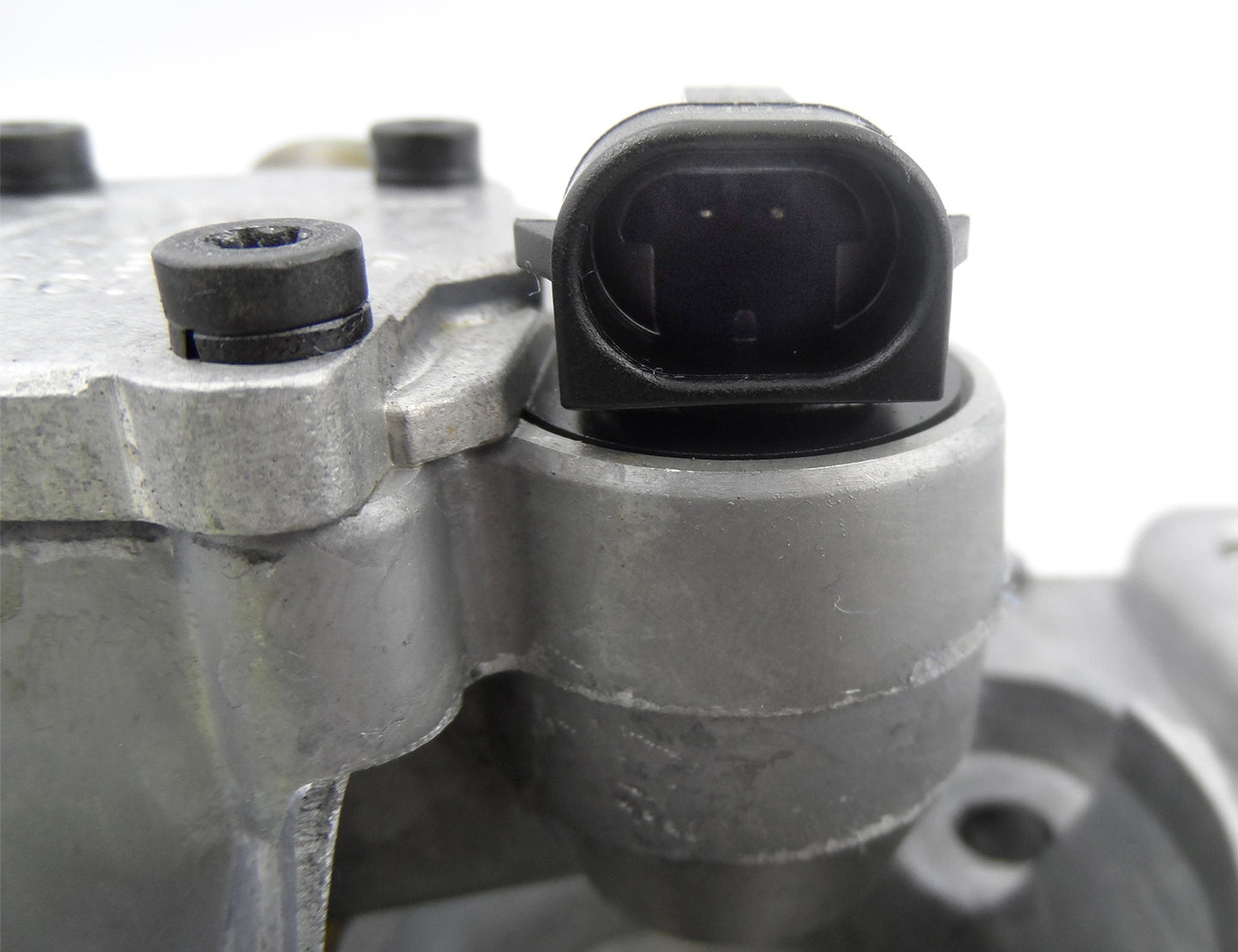 Brand New OEM Rochester Throttle Body Complete With Sensors GM 17095170