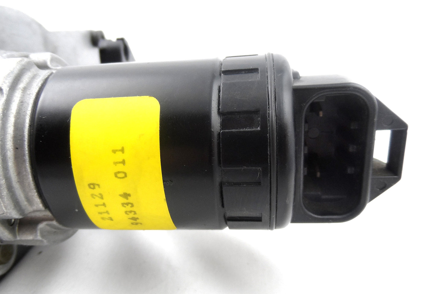 Brand New OEM Rochester Throttle Body Complete With Sensors GM 17095170