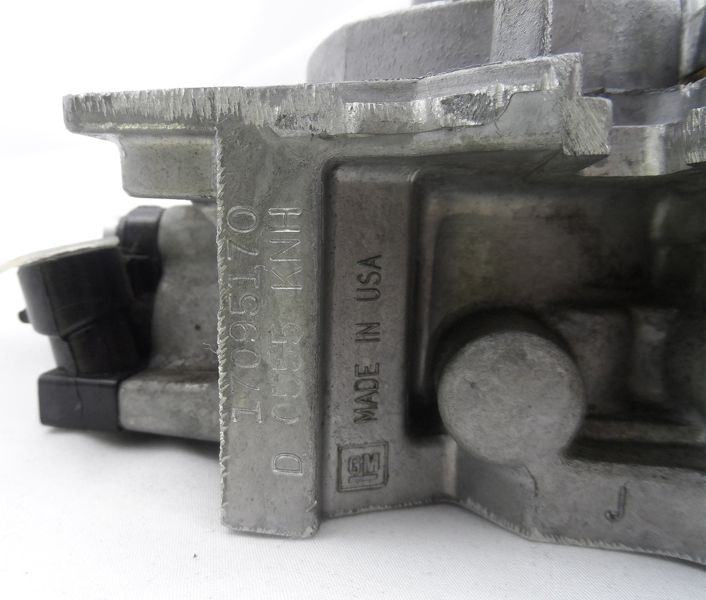 Brand New OEM Rochester Throttle Body Complete With Sensors GM 17095170