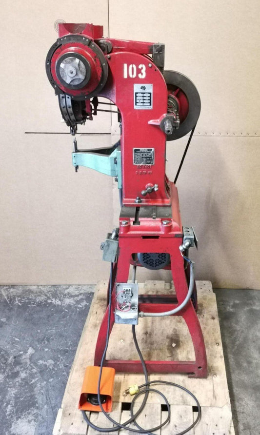 Chicago Model 722 DOUBLE HEAD RIVET MACHINE Size .218 RPM 150/175 Driver 1009