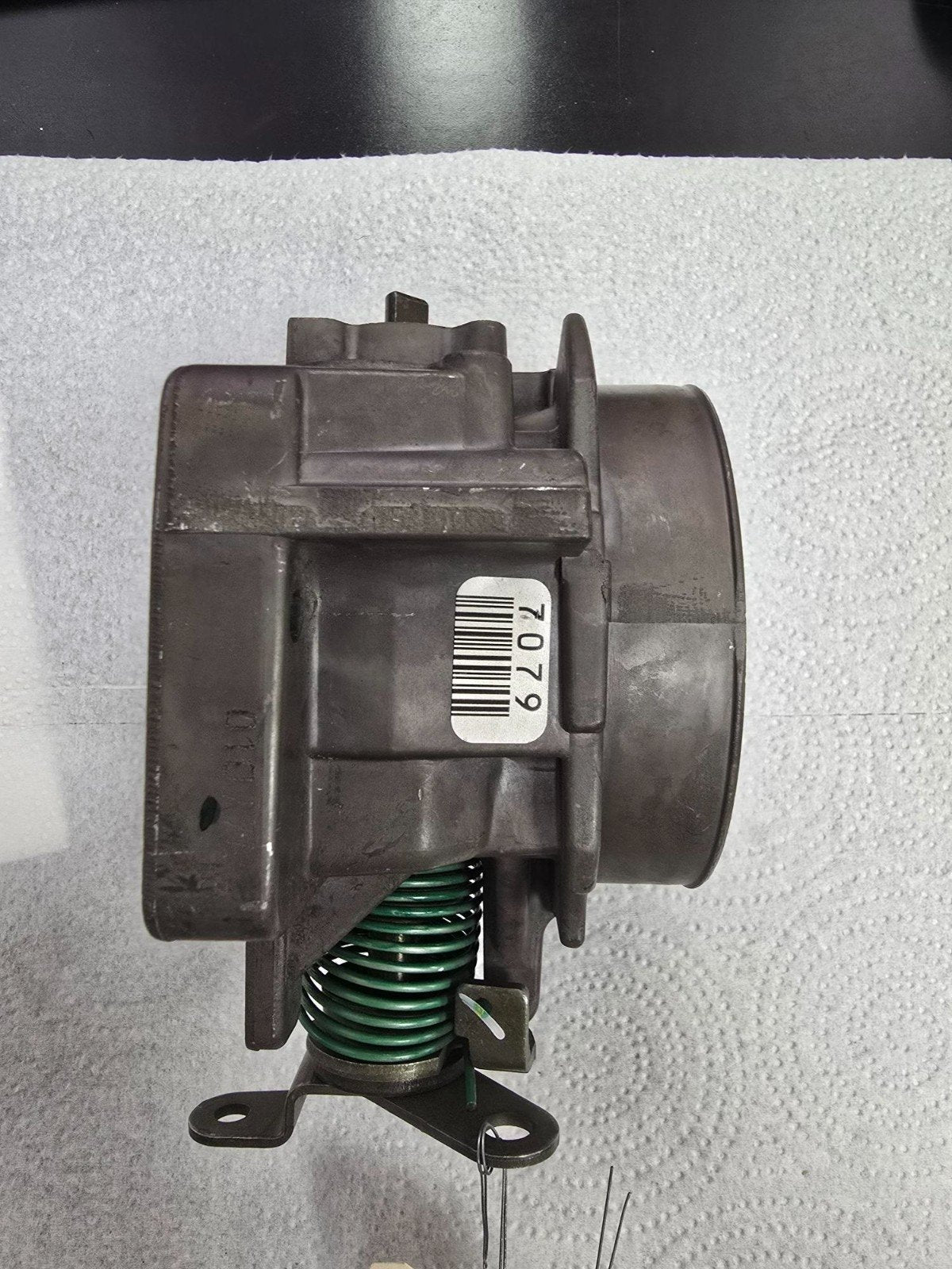 OEM GM 17113654 17096144 Throttle Body 96-99 GMC Chevy Trucks Pickups 454 7.4L