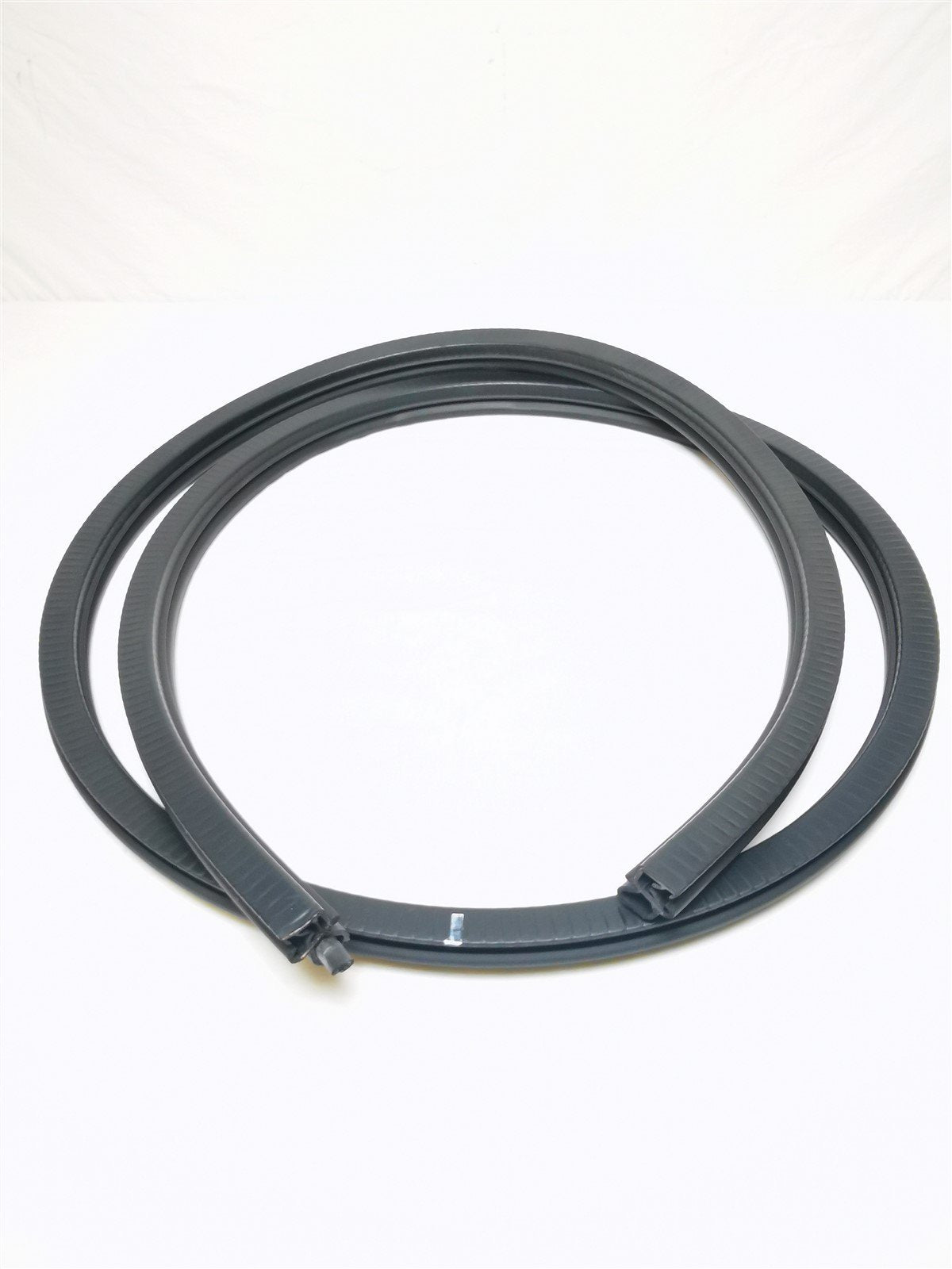 New OEM Weatherstrip for Liftgate Window 1997-2004 Blazer 15761642