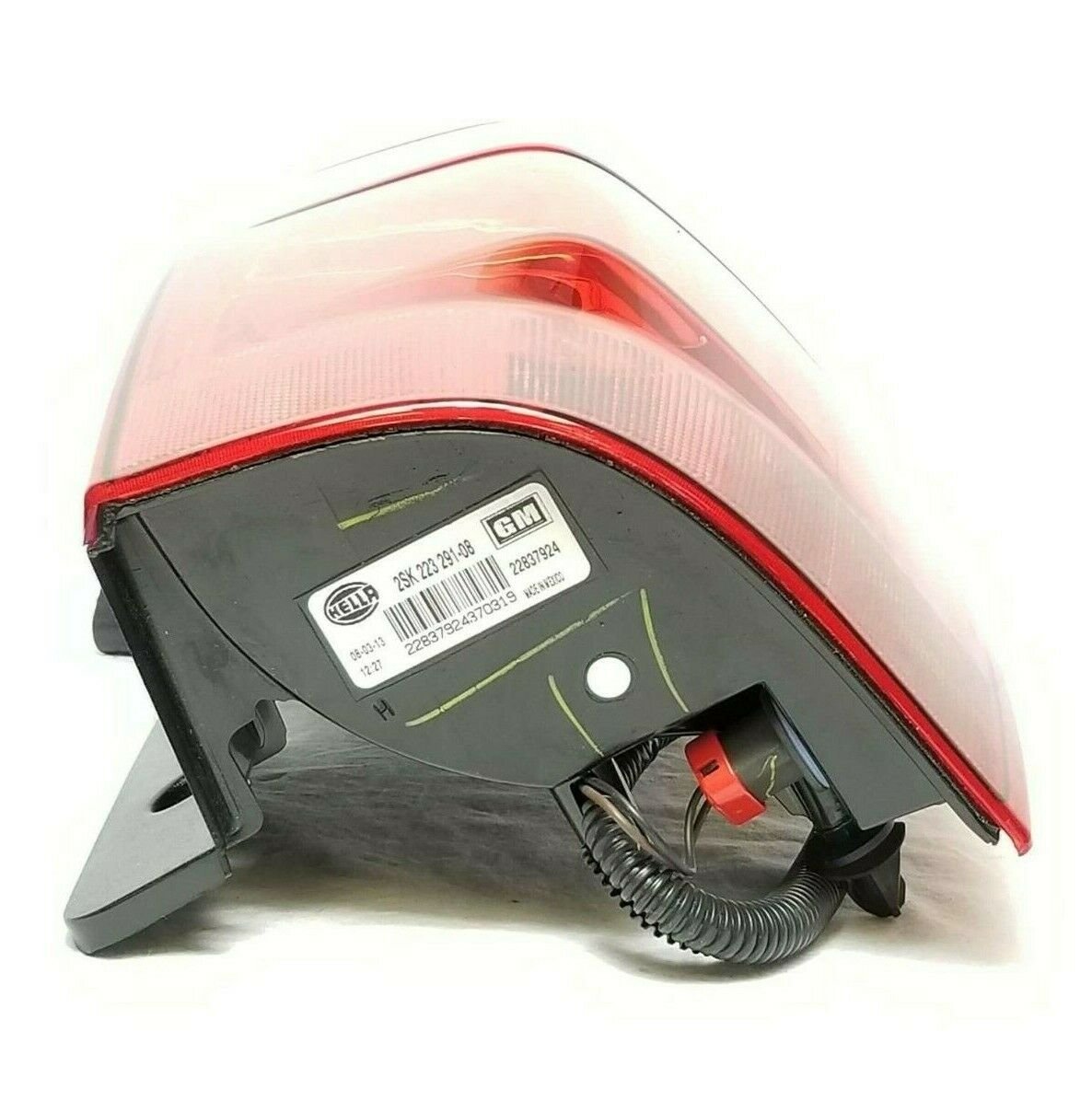 OEM GM 22837924 Rear Passenger Side Taillight 07-14 Suburban Tahoe Hella Mexico