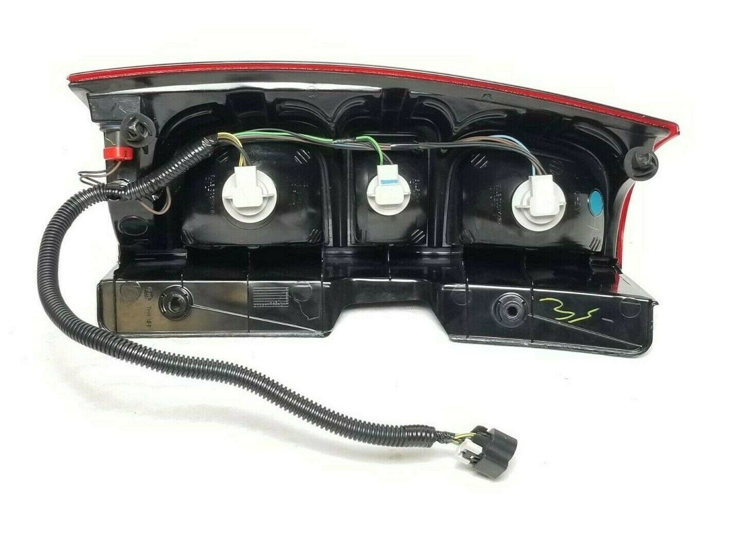 OEM GM 22837924 Rear Passenger Side Taillight 07-14 Suburban Tahoe Hella Mexico