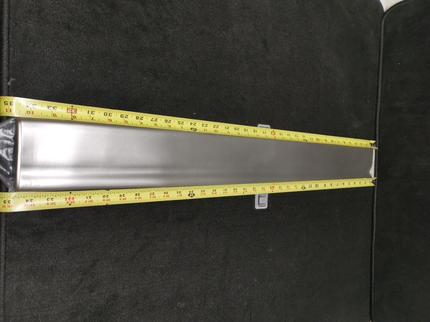 OEM 20816996 Sheer Silver Met Rear Passenger Molding 07-14 GM Trucks, Pickups