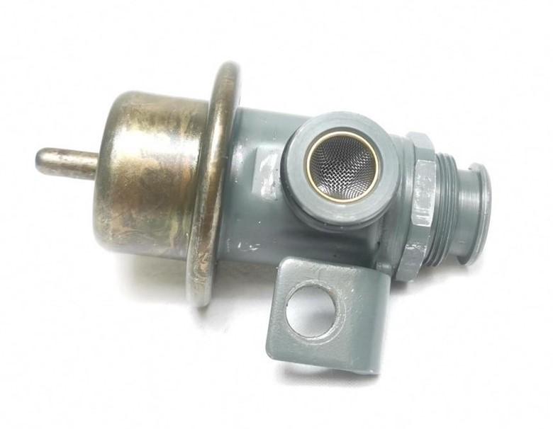 GM OEM 17091218 Fuel Regulator