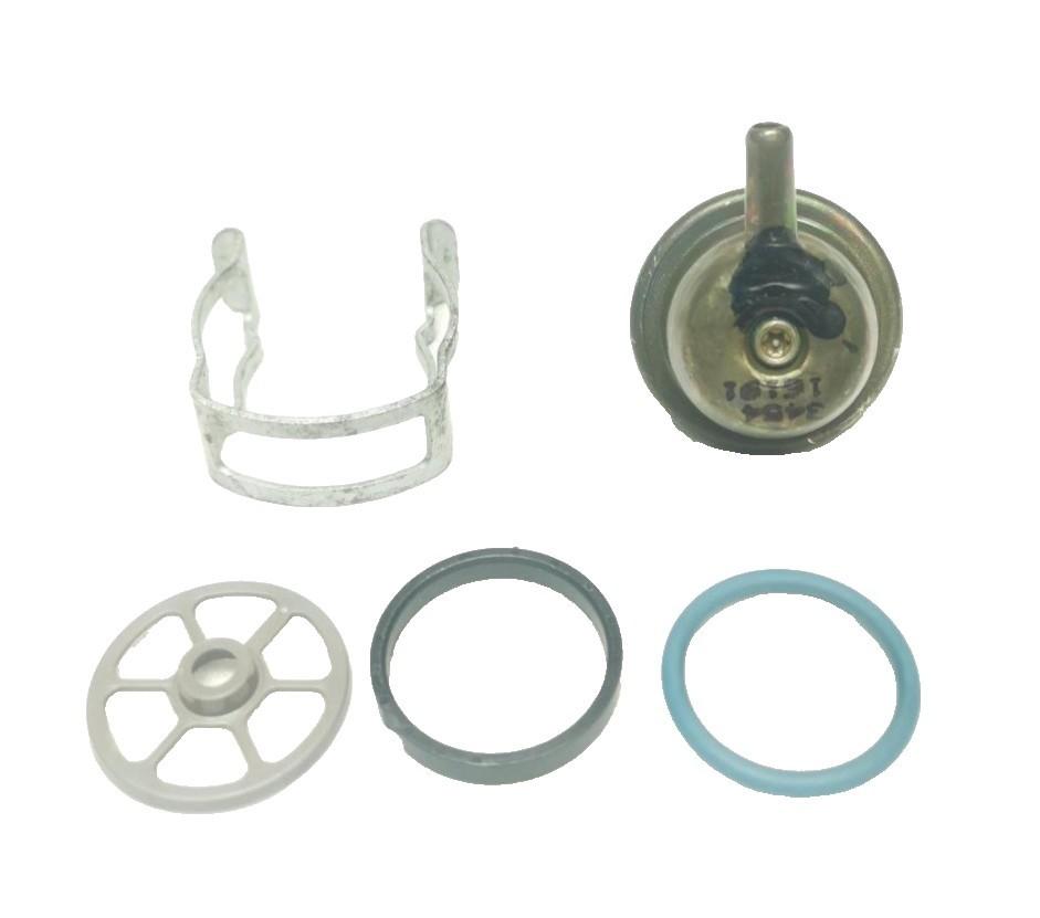 GM OEM Fuel Pressure Regulator & Retainer 96-07 Silverado Sierra Express Yukon..