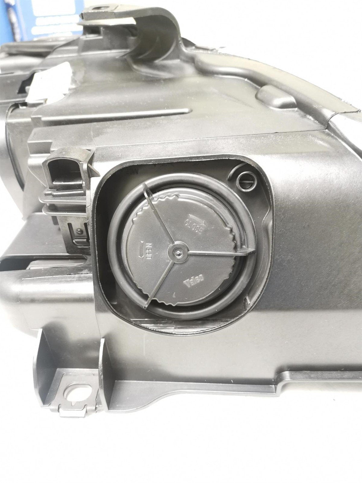 Front Bi-Xenon Headlight Lamp LH for 07-09 Audi Q7 V6 V8 VALEO 44704 NOS