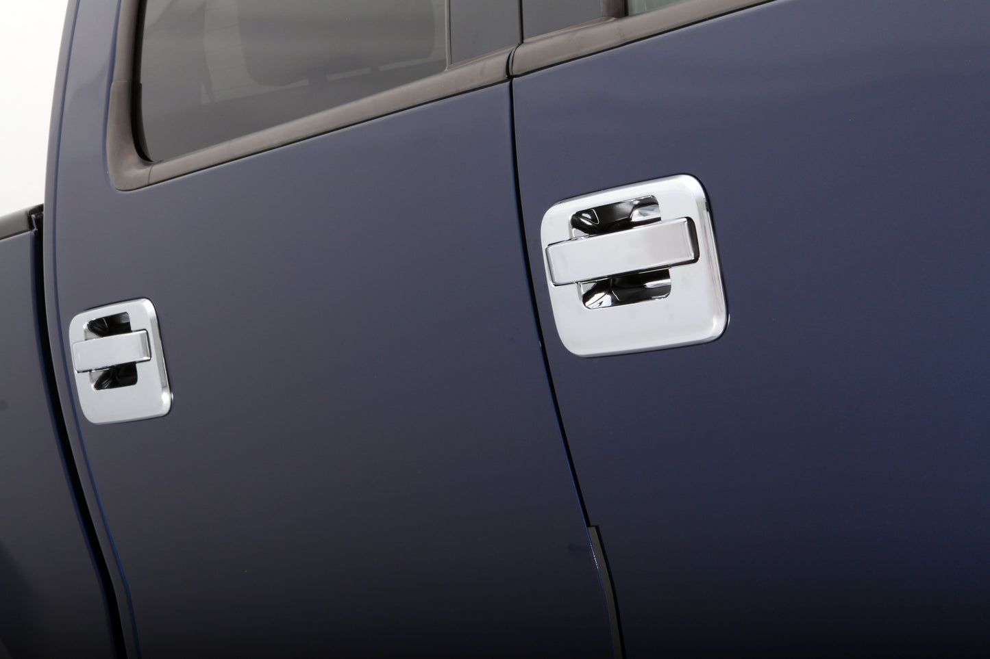 NEW CHROME DOOR HANDLE COVERS-4DR - AVS# 685102