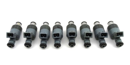 Eight New OEM Fuel Injectors ACDelco 217-308 GM 17121552